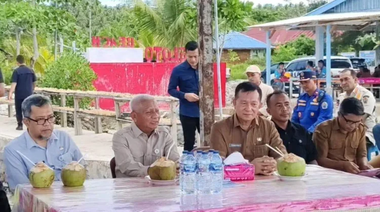 Wabup Nias Utara Dampingi Wagubsu Tinjau Budidaya Rumput Laut di Pantai Tureloto