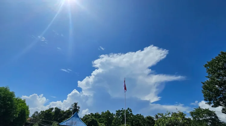 Hari Ini Diprediksi Kepulauan Nias Berawan, Suhu Bisa Mencapai 33 ̊C