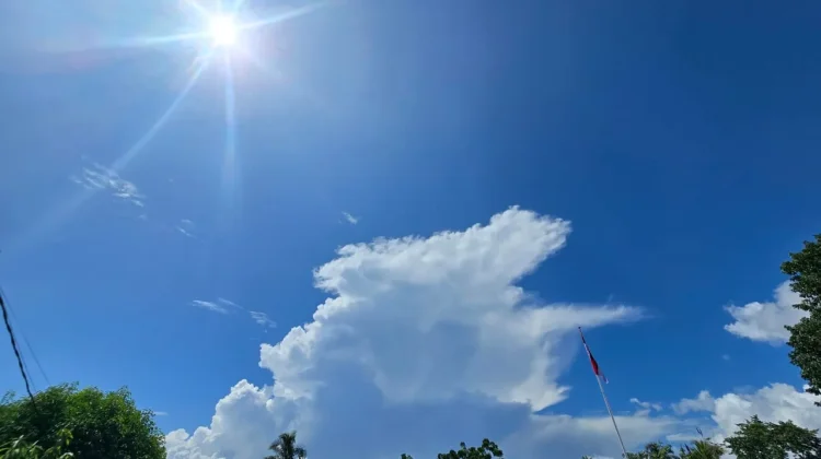 Prakiraan Cuaca Kepulauan Nias, Jum'at 24 Juli 2026