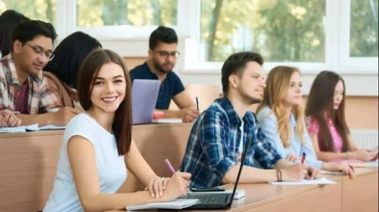 Mau Kuliah di Luar Negeri? Pertimbangkan 5 Hal Ini sebelum Memilih