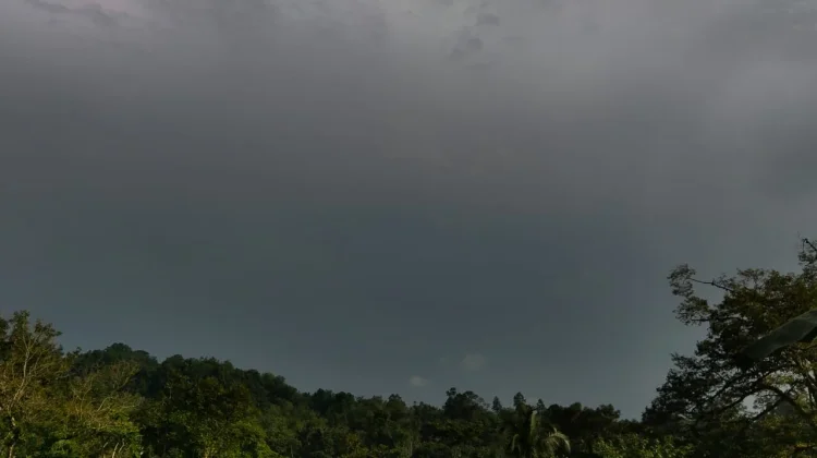 Prakiraan Cuaca Hari Terakhir Juli di Kepulauan Nias