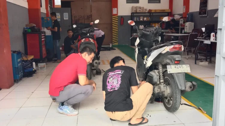 SMKS Pembda Nias Buka Servis Kendaraan, Ikaspen Apresiasi