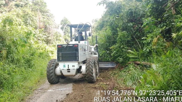 Pemerintah Kabupaten Nias Utara Perbaiki Ruas Jalan Lasara-Meafu-Mazingo-Hilinaa