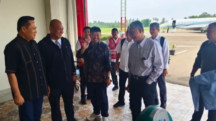 Kunjungan Menteri PU RI di Kepulauan Nias