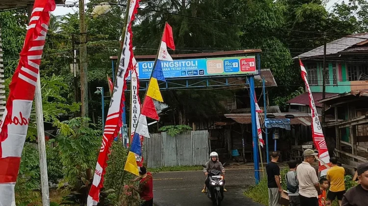 Semarakkan HUT RI Pemdes Iraonogeba Giat Gotong-Royong