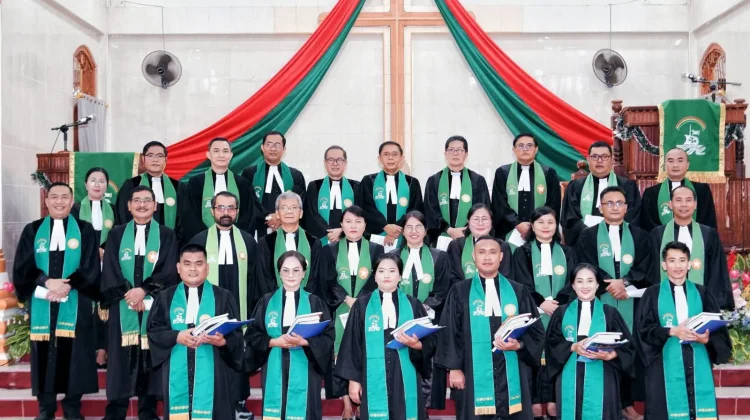 Pelaksanaan Ordinasi Vikar menjadi Pendeta BNKP