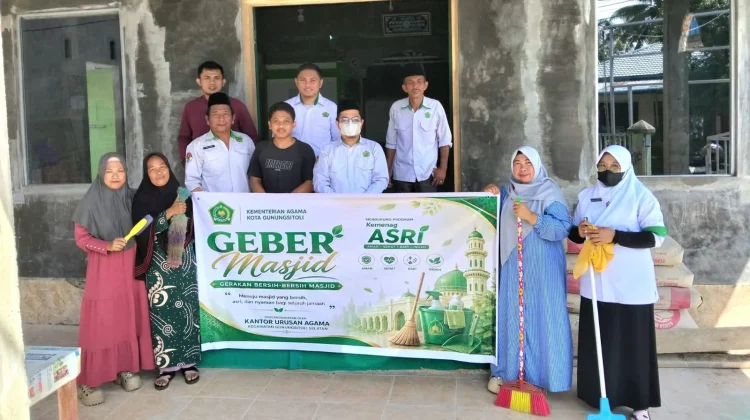ASN KUA Gusit Selatan Bersama Jamaah Laksanakan GEBER MASJID di Masjid Al-Ikhlas