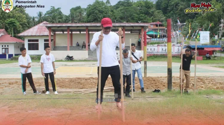 Seru! Lomba Egrang di Kabupaten Nias Sambut HUT Kemerdekaan