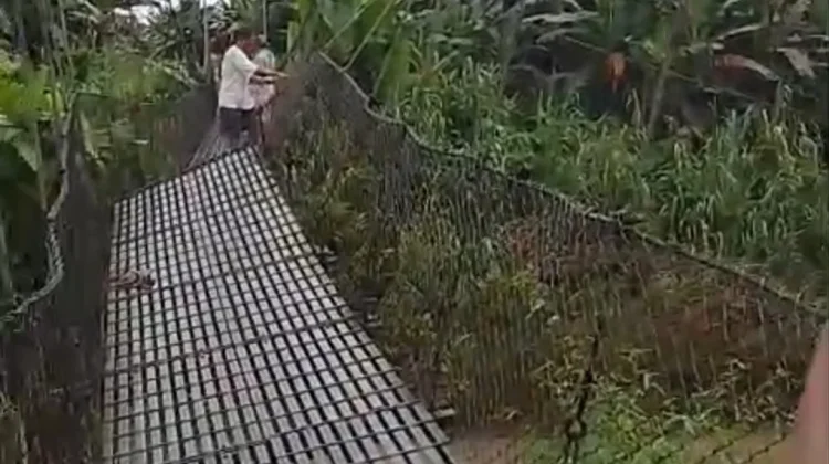 Jembatan Gantung Olindrawa Rusak Parah, Warga Minta Ditangani