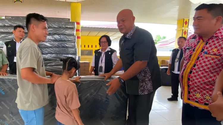 Sebanyak 76 Warga Nias Utara Terima Bantuan Asistensi Rehabilitasi Sosial