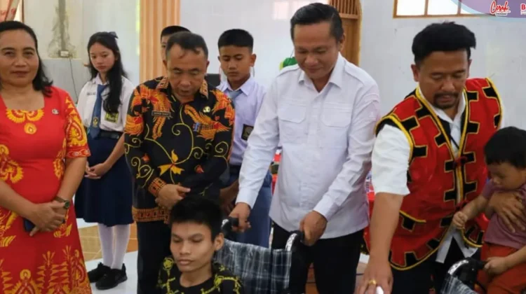 Penyaluran Bantuan Kemensos, Bupati Eliyunus: untuk Kemandirian Keluarga
