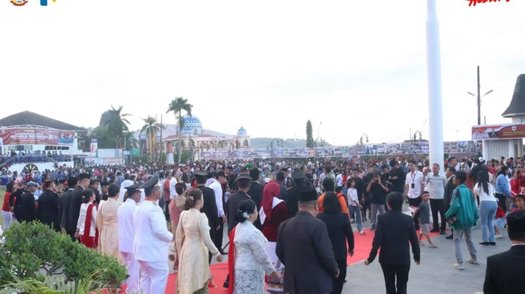 Lapangan Merdeka Bergemuruh, Warga Semarakkan HUT Ke-81 RI