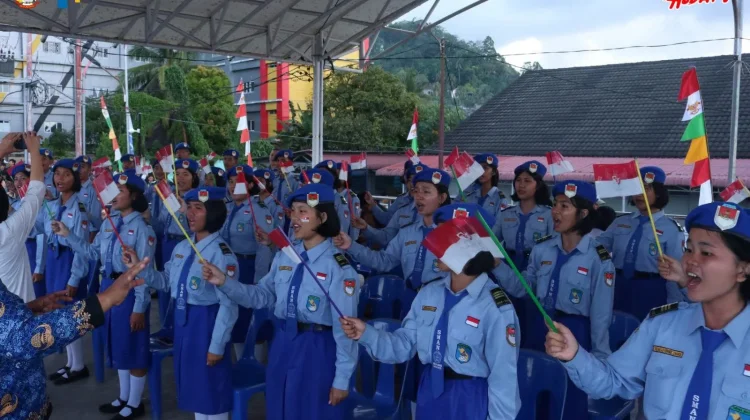 Lapangan Merdeka Bergemuruh, Warga Semarakkan HUT Ke-81 RI