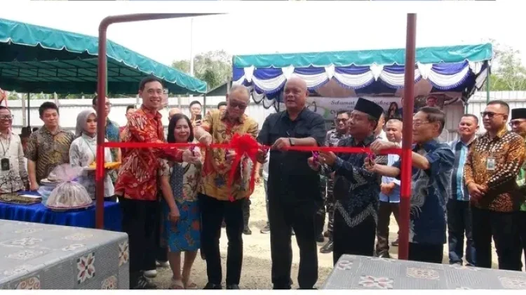 Bupati Amizaro Resmikan Pabrik Pengolahan Kelapa di Lahewa