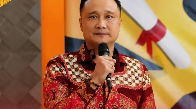 Pemko Gunungsitoli Apresiasi Wisuda Bidan STIKes Haga Nias