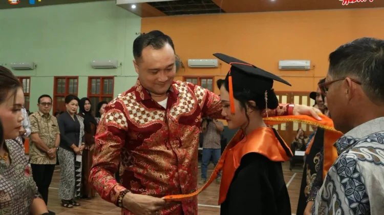 Wisuda 78 Bidan Muda, Pemko Dorong SDM Kesehatan Unggul