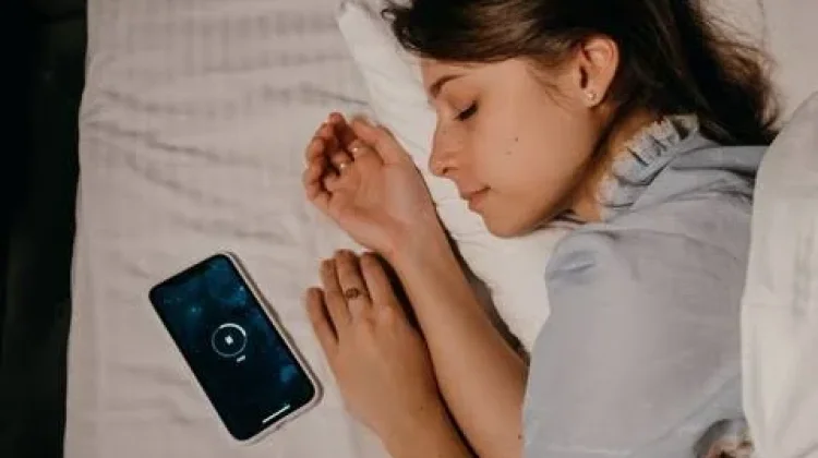 Stop Scrolling, Saatnya Kenalan dengan Digital Sunset Rutinitas sebelum Tidur