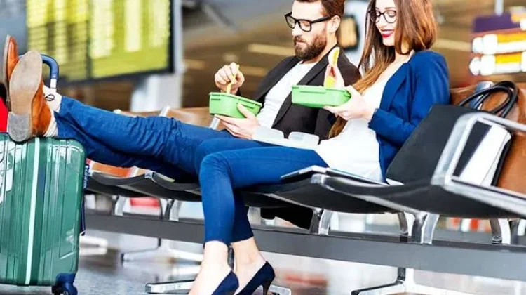 Saran Pramugari, Kamu Tidak Perlu Beli 7 Barang Ini di Bandara