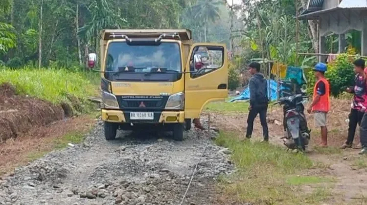 Ruas Jalan Faondrato–Pantai Nias Barat Mulai Dibangun