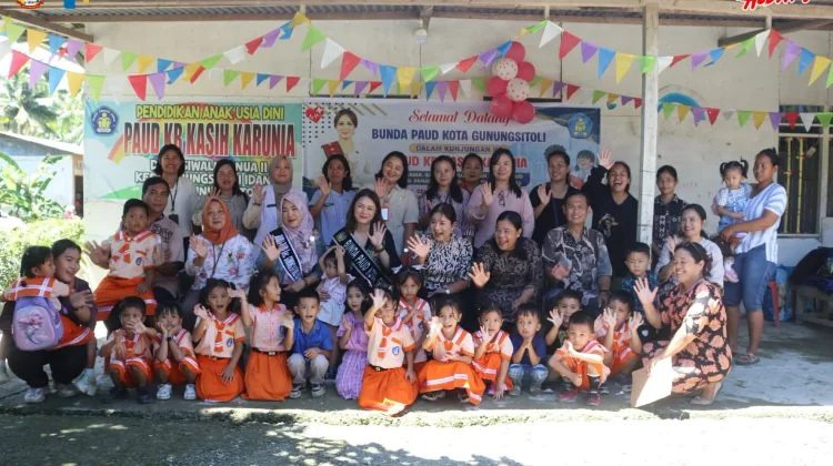 Bunda PAUD Serahkan Bantuan APE dan Pastikan Kesehatan Anak Terjaga