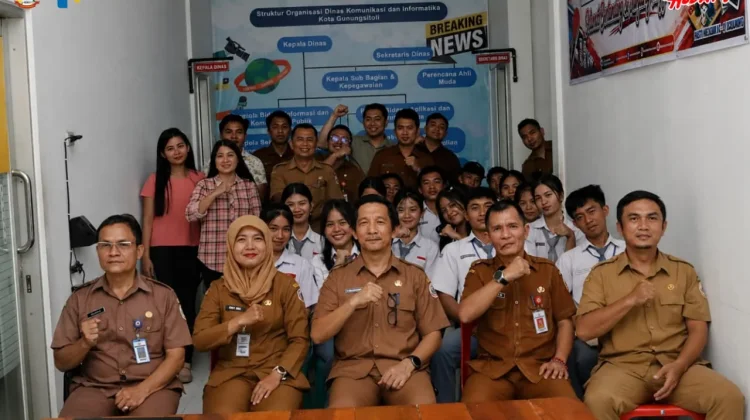 Diskominfo Gunungsitoli Bekali Siswa Prakerin Hadapi Era Digital