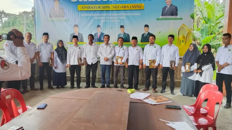 Perkuat Pengelolaan Data Masjid, KUA Tuhemberua Terima SK Admin SIMAS