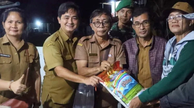 Pemkab Nias Barat Distribusikan Bantuan bagi Warga Terdampak Banjir