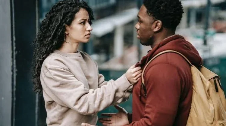 Apa Itu Karmik Relationship? Kenali Ciri dan Risikonya dalam Hubungan