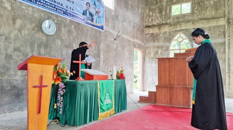 Pelantikan dan Serah Terima Pendeta BNKP Jemaat Hiligodu