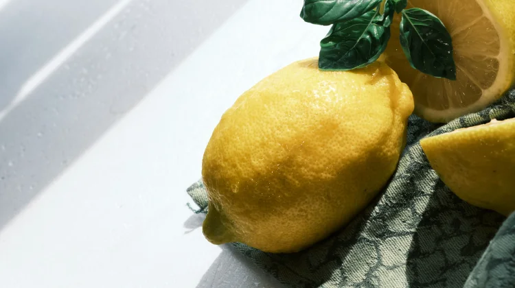 Selain Dikonsumsi, Lemon dapat Menghilangkan Noda pada Pakaian