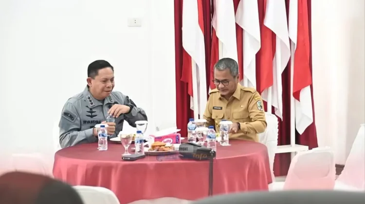 Kepala Badan Keamanan Laut Republik Indonesia Tiba di Kepulauan Nias