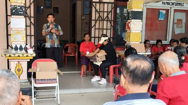 Lansia Desa Fodo Diajak Jadi Teladan Iman bagi Keluarga