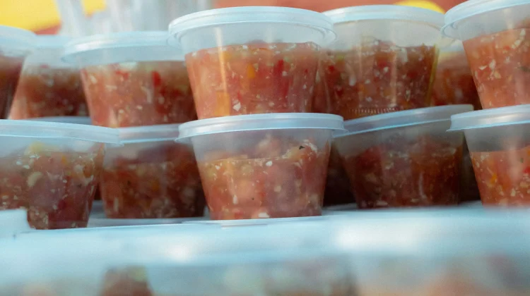 Bahaya Menggunakan Wadah Plastik untuk Makanan
