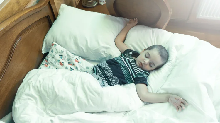 Mengapa Anak Sering Menolak Pakai Selimut saat Tidur?