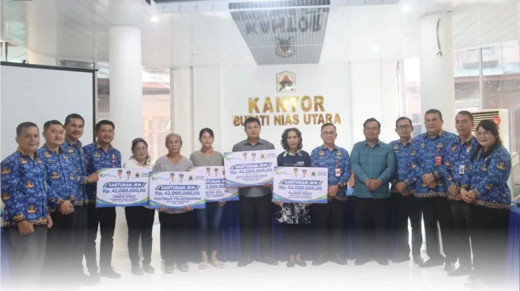 Ahli Waris Perangkat Desa di Nias Utara Terima Santunan BPJS Ketenagakerjaan