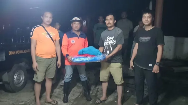 BPBD Kota Gunungsitoli Salurkan Bantuan Bagi Korban Kebakaran di Desa Onozitoli