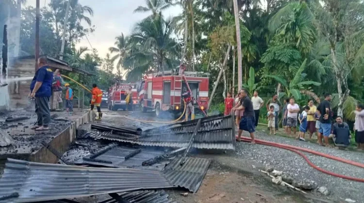 Kebakaran Rumah di Desa Onozitoli Olora