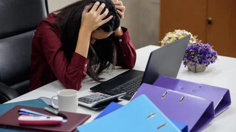 Tanda-Tanda Pekerja Mengalami Gangguan Kesehatan Mental dan Cara Mengelolanya