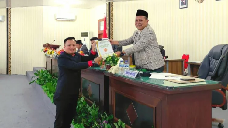 Fraksi-Fraksi DPRD Nias Barat Sampaikan Pandangan Umum terhadap Rancangan P-APBD