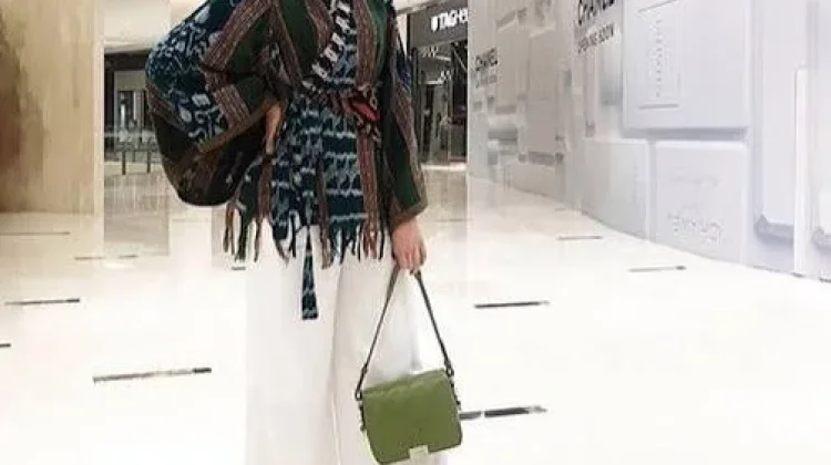 Kain Tradisional Dipadukan Streetwear, Gaya Baru Anak Muda Ibu Kota