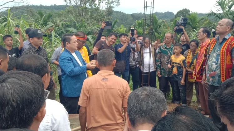 Peletakan Batu Pertama Tugu Tuada HO Berarsitektur Gowe
