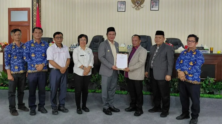 Bupati Nias Barat Jawab Pandangan Fraksi-Fraksi DPRD