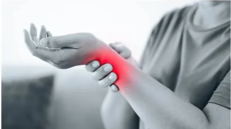 Mengenal De Quervain Syndrome, Nyeri di Pergelangan Tangan