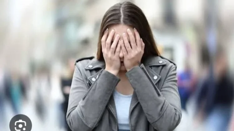Apa Itu Social Anxiety Disorder atau Fobia Sosial dan Apa Saja Gejalanya