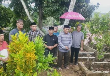 Jamaah Masjid Al Muttaqin Ziarah Kubur Bersama Sambut Ramadhan