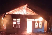 Rumah Milik Ina Oto Gea Desa Silima Banua Hangus Terbakar