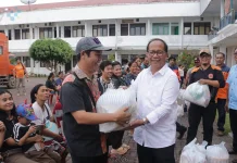 Pendistribusian Bantuan Logistik bagi Warga Terdampak Bencana