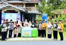 Pokjaluh Gunungsitoli Bagikan Ratusan Takjil di Gunungsitoli Utara