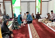 Kantor Kemenag Nias Utara Salurkan Paket Sembako pada Kegiatan Safari Ramadan