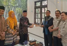 Kemenag Nias Selatan Serahkan Juknis Pencairan Dana FKUB